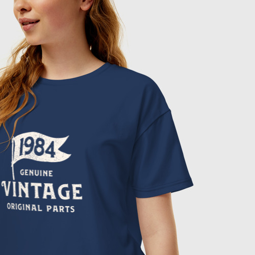 Женская футболка хлопок Oversize с принтом 1984 подлинный винтаж - оригинальные детали, фото на моделе #1