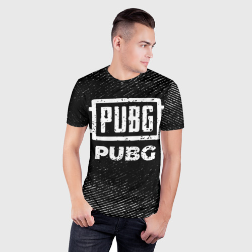 Мужская футболка 3D Slim с принтом PUBG с потертостями на темном фоне, фото на моделе #1