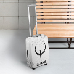 Чехол для чемодана 3D Quake с потертостями на светлом фоне - фото 2