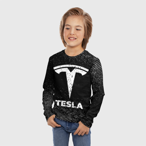 Детский лонгслив 3D с принтом Tesla с потертостями на темном фоне, фото на моделе #1