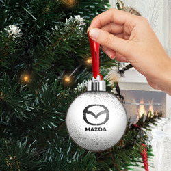 Ёлочный шар Mazda с потертостями на светлом фоне - фото 2