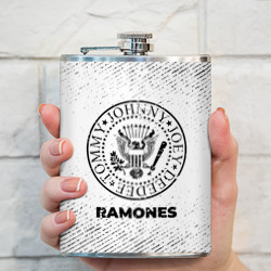 Фляга Ramones с потертостями на светлом фоне - фото 2