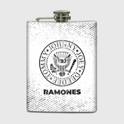 Фляга Ramones с потертостями на светлом фоне