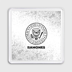 Магнит 55*55 Ramones с потертостями на светлом фоне