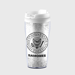 Термокружка-непроливайка Ramones с потертостями на светлом фоне