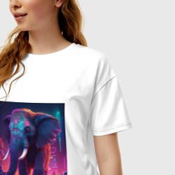 Женская футболка хлопок Oversize Слон в неоновом городе - фото 2