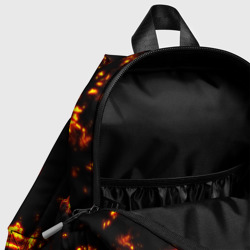 Рюкзак с принтом Chicken Gun на фоне огня для ребенка, вид на модели спереди №4. Цвет основы: белый