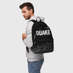 Рюкзак 3D Quake glitch на темном фоне: символ сверху - фото 2