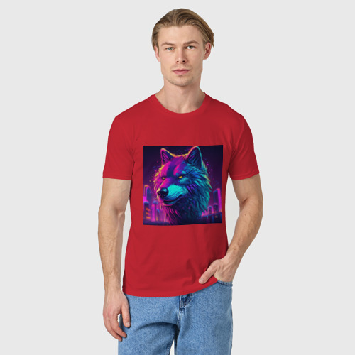 Мужская футболка хлопок с принтом Волк в свете неонового Киберпанк-города, фото на моделе #1