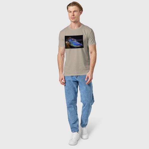 Мужская футболка хлопок с принтом Яхта в ночном порту, вид сбоку #3