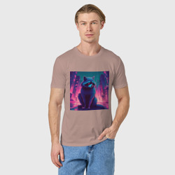 Мужская футболка хлопок Енот в лучах неонового города - фото 2