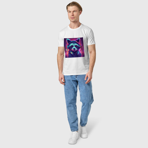 Мужская футболка хлопок Антропоморфный енот в наушниках на фоне Киберпанк-города, цвет белый - фото 5