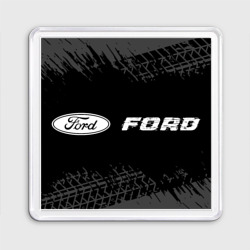 Магнит 55*55 Ford Speed на темном фоне со следами шин: надпись и символ