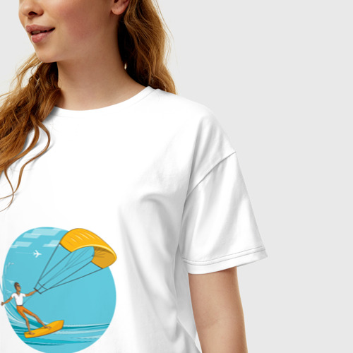 Женская футболка хлопок Oversize Кайтер на море, цвет белый - фото 3
