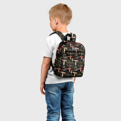 Рюкзак с принтом Мухоморы и яблоневые цветы для ребенка, вид на модели спереди №2. Цвет основы: белый