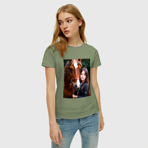 Женская футболка хлопок Девочка с лошадью, цвет авокадо - фото 3