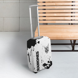 Чехол для чемодана 3D Ramones и рок символ на светлом фоне - фото 2