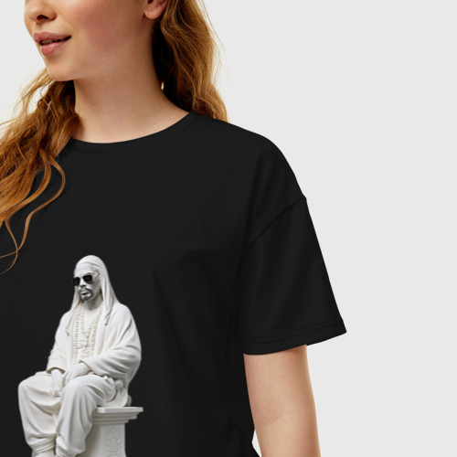 Женская футболка хлопок Oversize с принтом Статуя рэпера Снуп Дога, фото на моделе #1