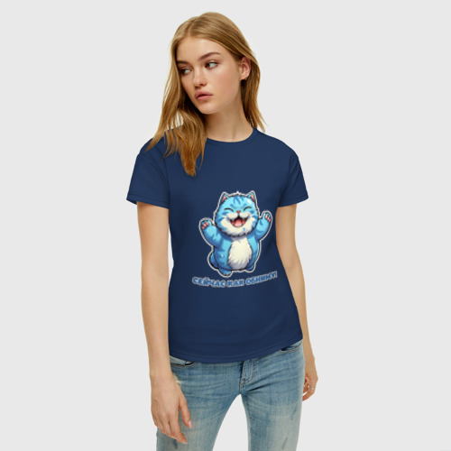 Женская футболка хлопок с принтом Кот-обниматель, фото на моделе #1