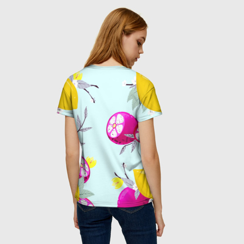 Женская футболка 3D с принтом Желтые и розовые фрукты с листиками, вид сзади #2