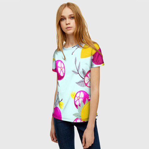 Женская футболка 3D с принтом Желтые и розовые фрукты с листиками, фото на моделе #1