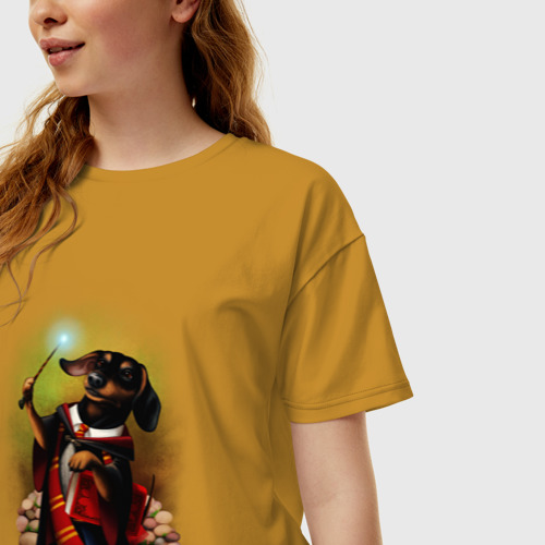 Женская футболка хлопок Oversize Такса Волшебник колдует, цвет горчичный - фото 3