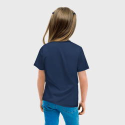 Футболка с принтом Бигль в капюшоне для ребенка, вид на модели сзади №3. Цвет основы: темно-синий