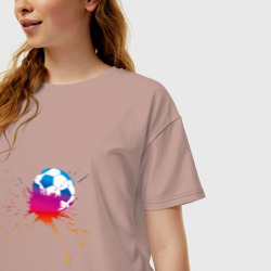 Женская футболка хлопок Oversize Мяч с разноцветными брызгами - фото 2