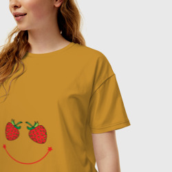 Женская футболка хлопок Oversize Саркастическая клубничная улыбка - фото 2