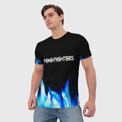 Футболка с принтом Foo Fighters blue fire для мужчины, вид на модели спереди №2. Цвет основы: белый