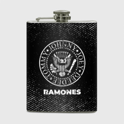 Фляга Ramones с потертостями на темном фоне