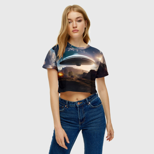 Женская футболка Crop-top 3D НЛО над горами, цвет 3D печать - фото 3