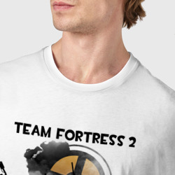 Футболка с принтом Team fortress 2 will never die для женщины, вид на модели спереди №4. Цвет основы: белый
