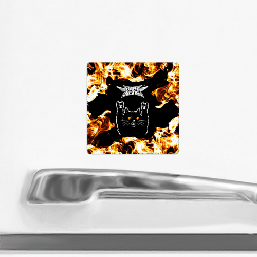 Магнит виниловый Квадрат Babymetal рок кот и огонь - фото 2