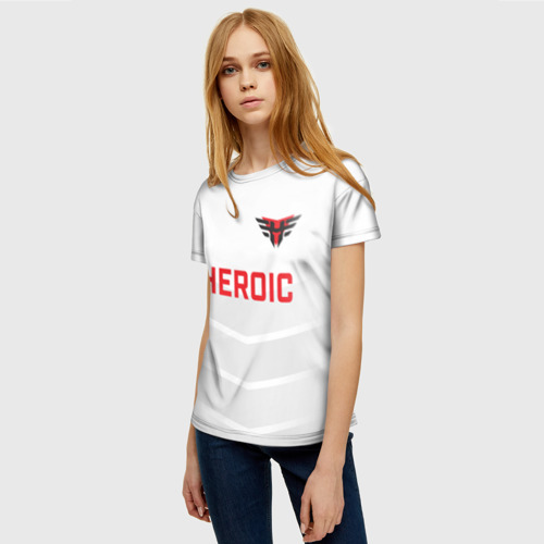 Женская футболка 3D с принтом Heroic white, фото на моделе #1