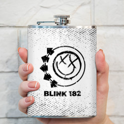 Фляга Blink 182 с потертостями на светлом фоне - фото 2