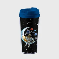 Термокружка-непроливайка Skeleton astronaut eats pizza while sitting on the moon
