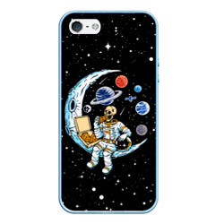 Чехол для iPhone 5/5S матовый Skeleton astronaut eats pizza while sitting on the moon