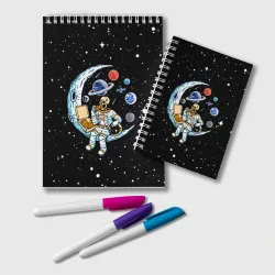 Блокнот Skeleton astronaut eats pizza while sitting on the moon