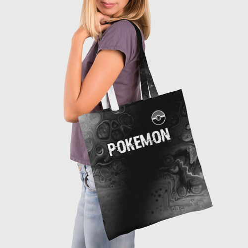 Шоппер 3D с принтом Pokemon glitch на темном фоне: символ сверху, фото на моделе #1