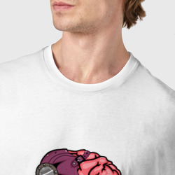 Футболка с принтом Мозг в противогазе для мужчины, вид на модели спереди №4. Цвет основы: белый