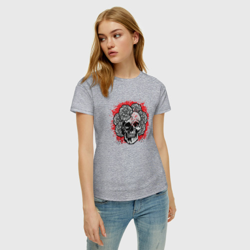 Женская футболка хлопок Череп с венком из цветов, цвет меланж - фото 3