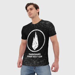 Мужская футболка 3D Thousand Foot Krutch с потертостями на темном фоне - фото 2