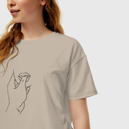 Женская футболка хлопок Oversize с принтом Романтика и страсть, фото на моделе #1