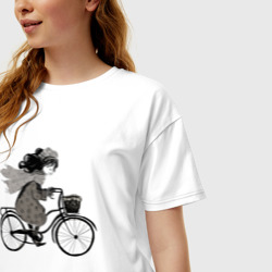 Футболка с принтом Девушка на велосипеде для женщины, вид на модели спереди №2. Цвет основы: белый