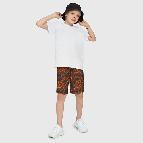 Детские спортивные шорты 3D с принтом Огненная лава, фото на моделе #1