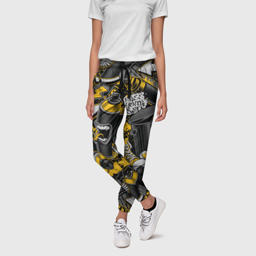 Женские брюки 3D с принтом Граффити free your self с кедами урбан стайл, фото на моделе #1