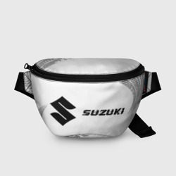 Поясная сумка 3D Suzuki Speed на светлом фоне со следами шин: надпись и символ