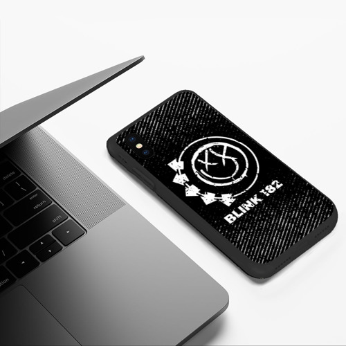 Чехол для iPhone XS Max матовый Blink 182 с потертостями на темном фоне - фото 5
