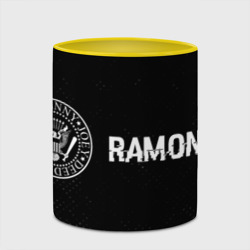 Кружка с полной запечаткой Ramones glitch на темном фоне: надпись и символ - фото 2